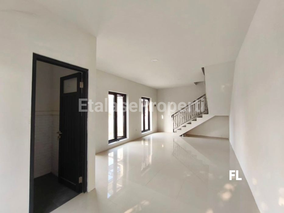 Foto properti Disewakan Tempat Usaha Di Kedungcowek Surabaya 2