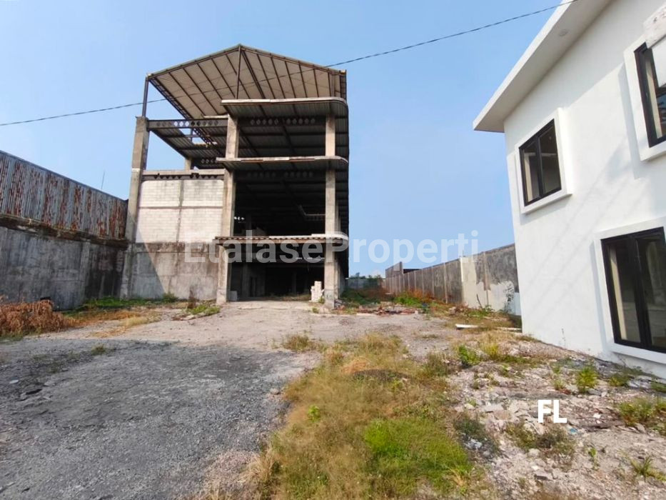 Foto properti Dijual Tempat Usaha Di Kedungcowek Surabaya 1