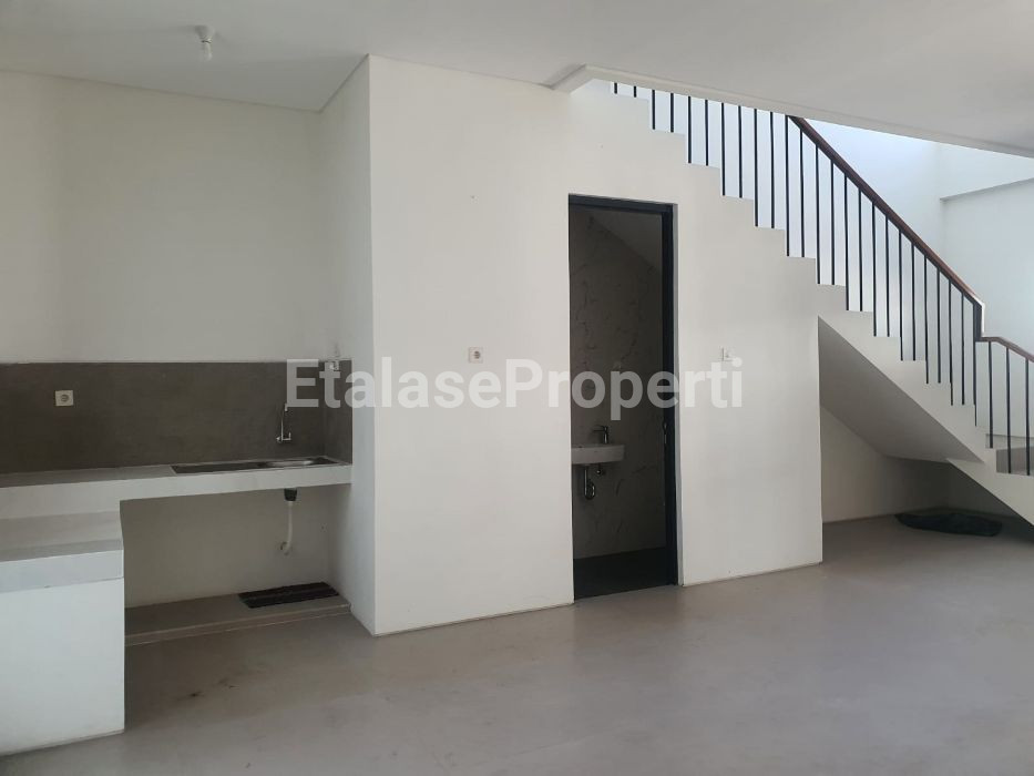 Foto properti Dijual Rumah Royal Residence Cluster Hampton 2