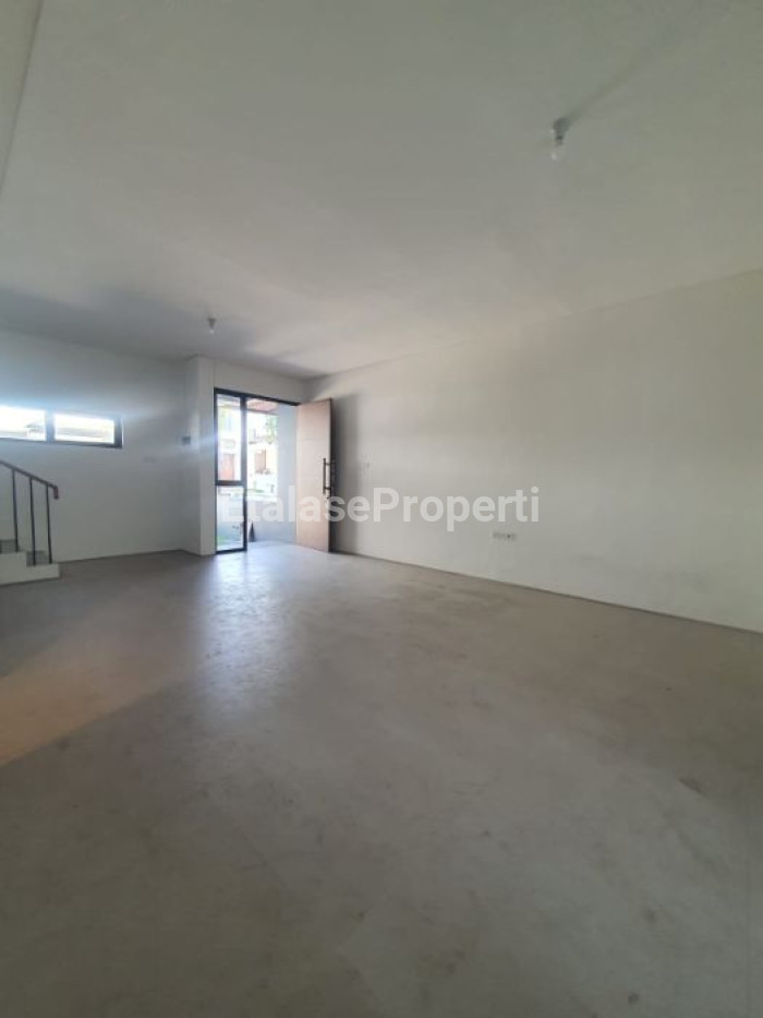 Foto properti Dijual Rumah Royal Residence Cluster Hampton 3