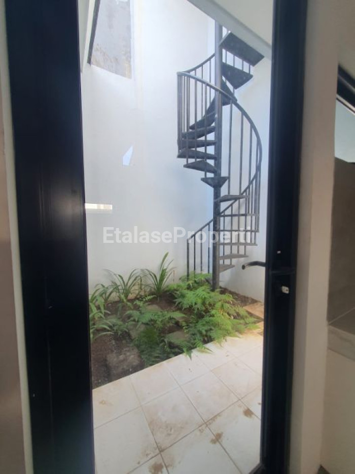 Foto properti Dijual Rumah Royal Residence Cluster Hampton 7