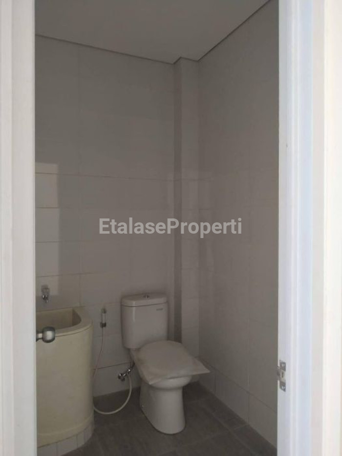 Foto properti Jual Ruko 3 Lantai Di Jalan Raya Menganti - Wiyung 7