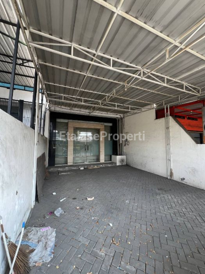 Foto properti Sewa Ruko 3 Lantai Di Jalan Raya Menganti - Wiyung 2