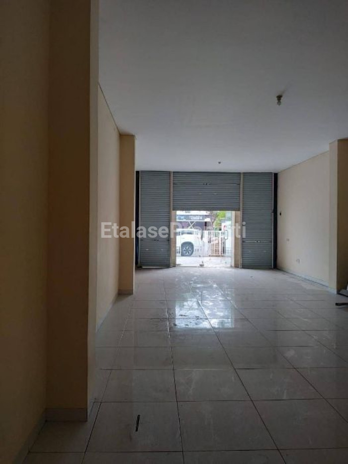 Foto properti Sewa Ruko 3 Lantai Di Jalan Raya Menganti - Wiyung 3