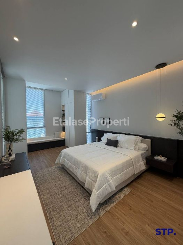 Foto properti FULL PERABOT - Rumah Baru Modern Di Mojoklanggru Dharmahusada 8