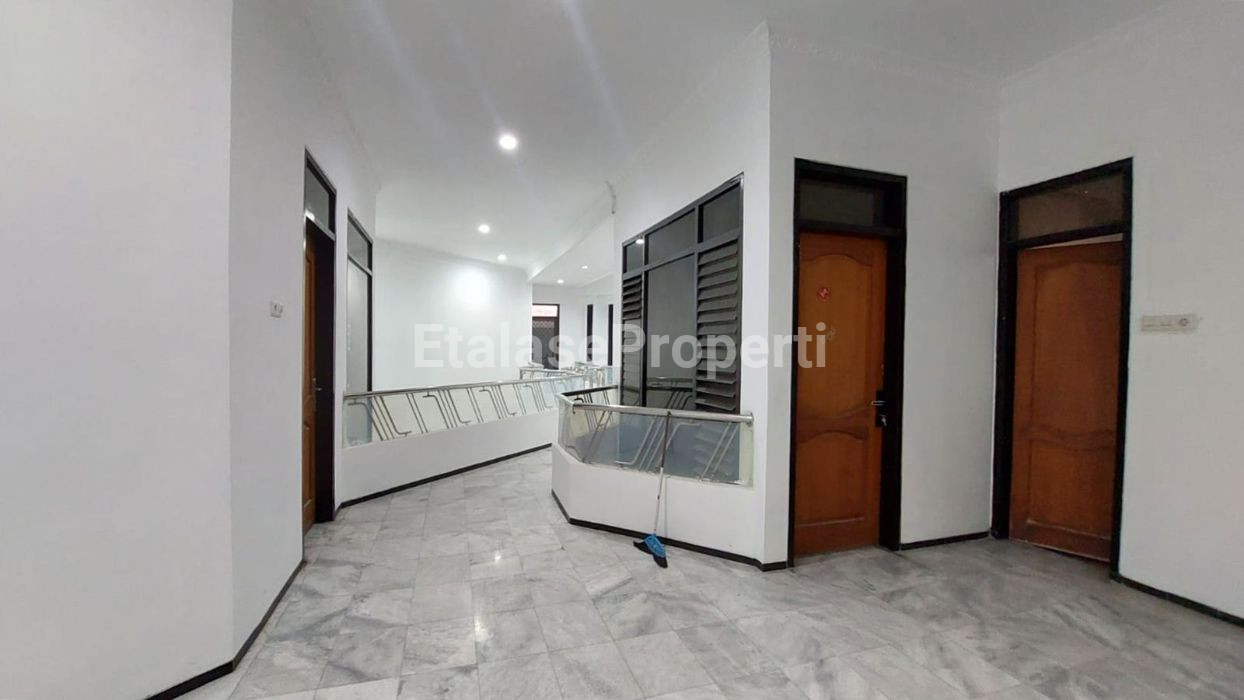 Foto properti Disewakan Rumah Usaha Raya Dharmahusada Indah 2