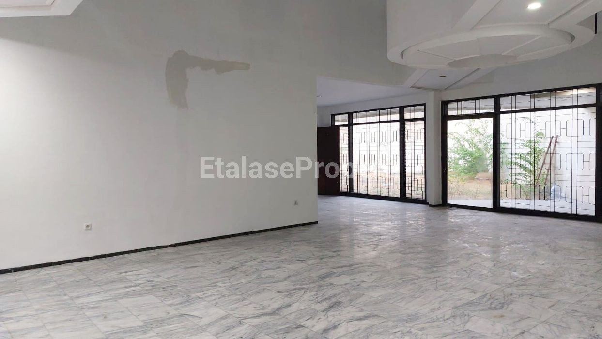 Foto properti Disewakan Rumah Usaha Raya Dharmahusada Indah 3