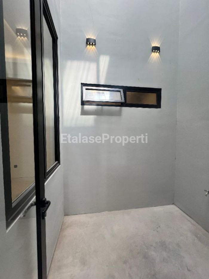 Foto properti *Dijual Rumah Siap Huni  Dian Istana - Surabaya Barat Mocca Verbana 7