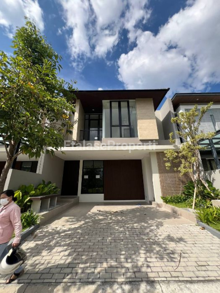 Foto properti Dijual Rumah BARU GRESS Citraland Surabaya 1