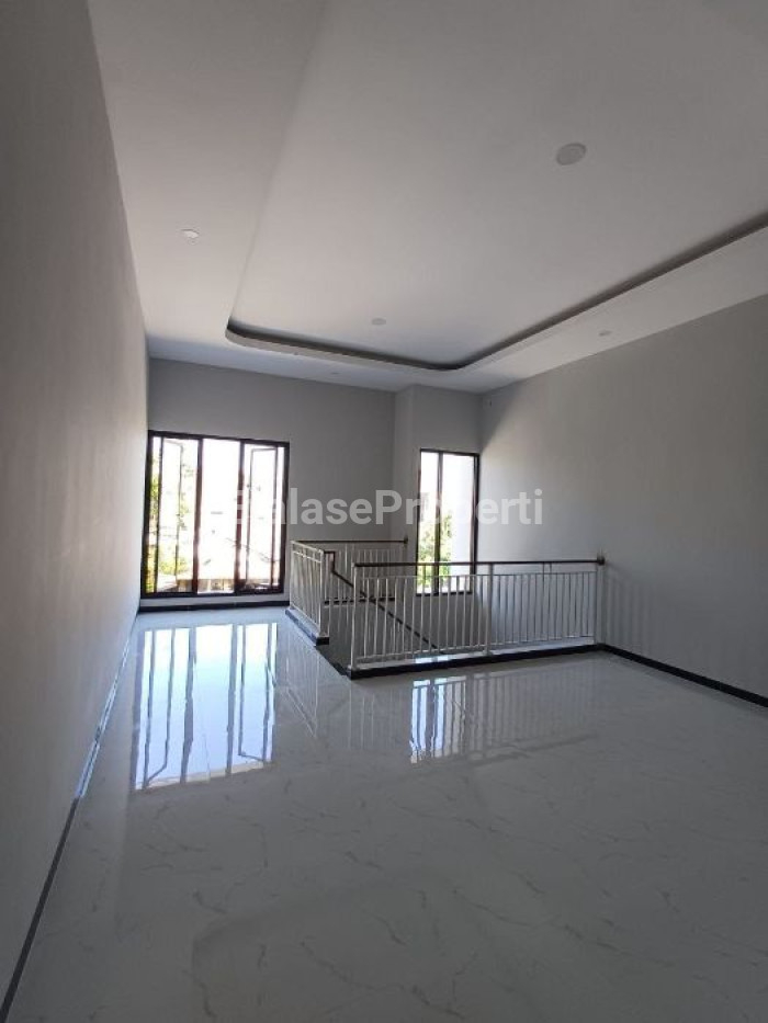 Foto properti Dijual Rumah Baru Gress 2 Lantai Gunung Anyar 3