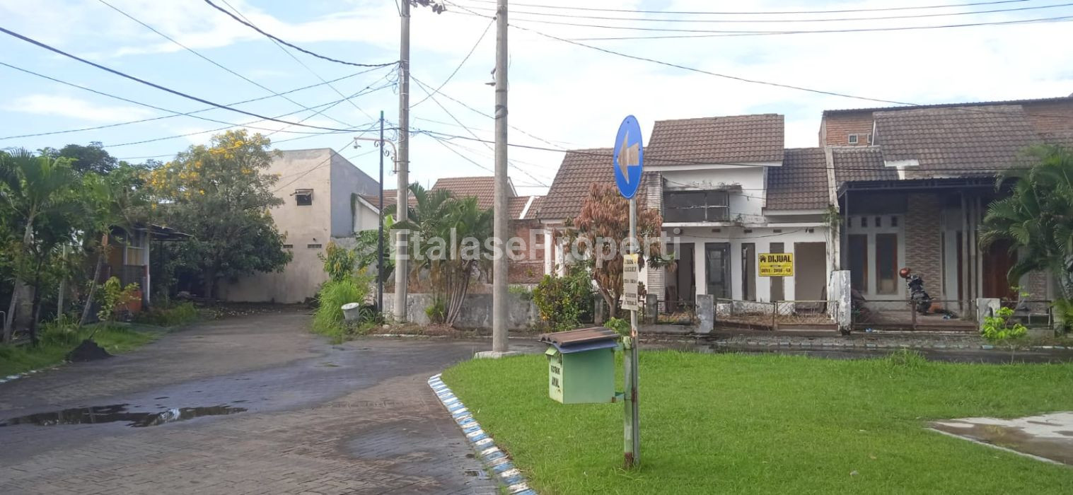 Foto properti Dijual Murah Rumah Hitung Tanah Di Perumahan Surya Residence Cluster Emerald Buduran Sidoarjo 4