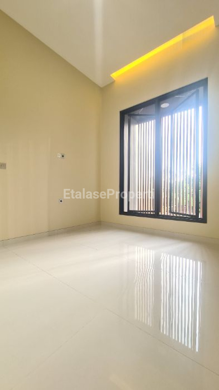 Foto properti RUMAH BARU GRESS 2 LANTAI MANYAR JAYA 2