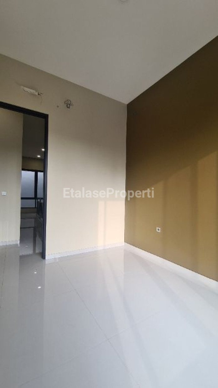 Foto properti RUMAH BARU GRESS 2 LANTAI MANYAR JAYA 4