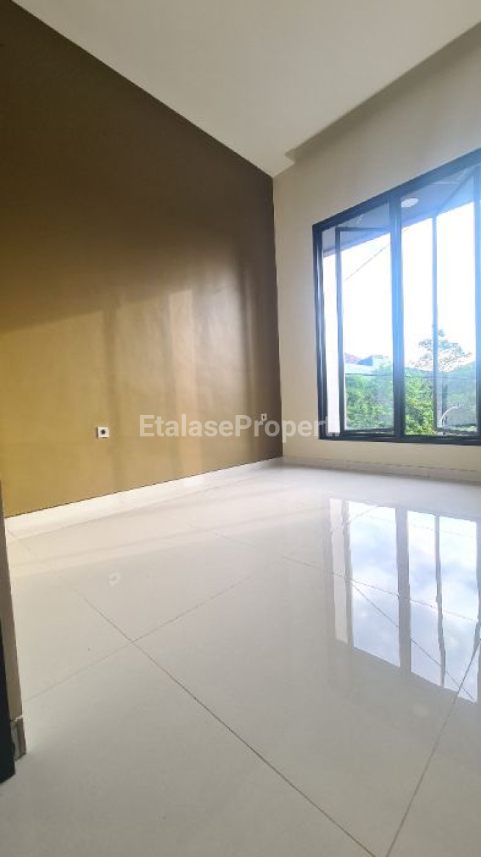 Foto properti RUMAH BARU GRESS 2 LANTAI MANYAR JAYA 8