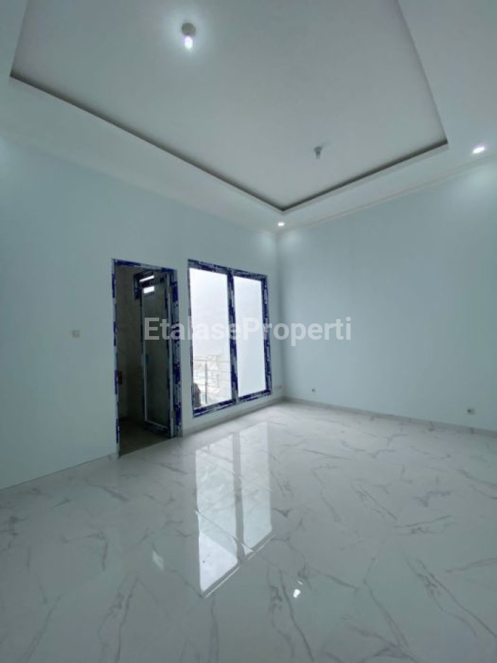 Foto properti DIJUAL Rumah 2 Lantai Baru Gress, Modern Minimalis, Luas Dan Siap Huni Lokasi : Bukit Palma 2