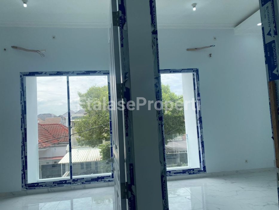 Foto properti DIJUAL Rumah 2 Lantai Baru Gress, Modern Minimalis, Luas Dan Siap Huni Lokasi : Bukit Palma 6
