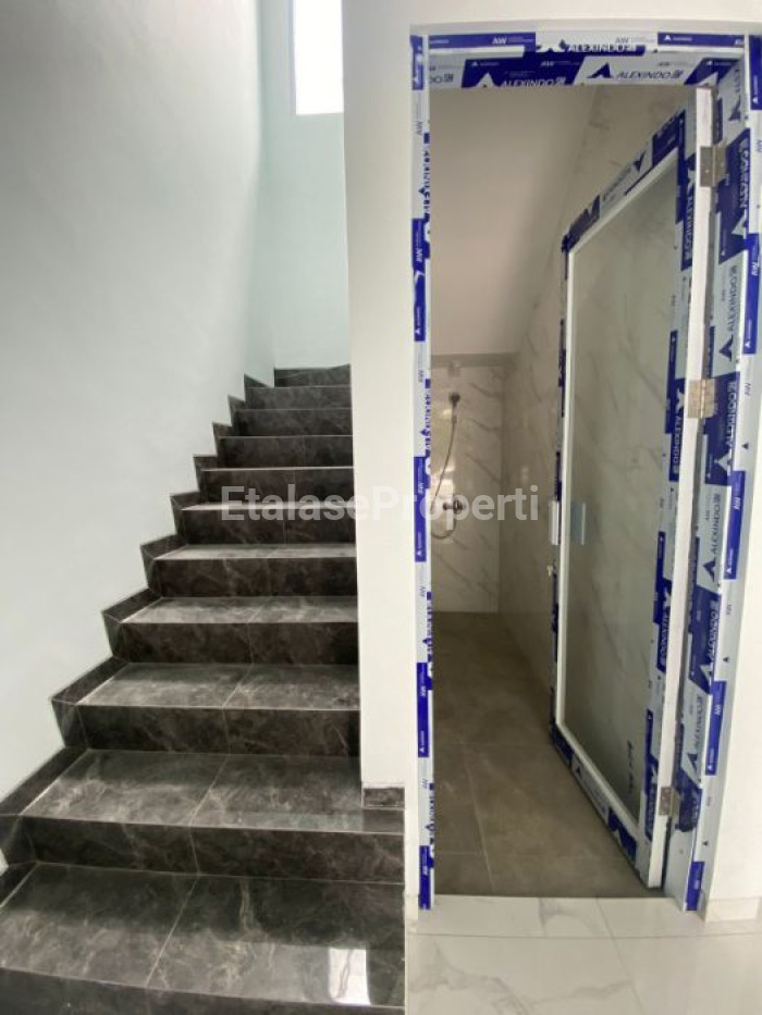 Foto properti DIJUAL Rumah 2 Lantai Baru Gress, Modern Minimalis, Luas Dan Siap Huni Lokasi : Bukit Palma 7