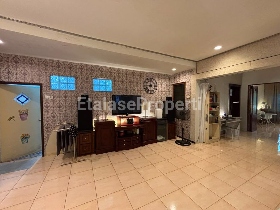 Foto properti Dijual Rumah Di Tengah Kota Dekat Ambengan 7