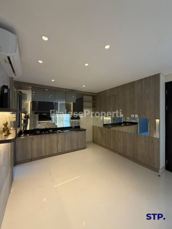 Foto properti BEST DEAL - Rumah Pakuwon City Cluster Grand Island Suvadiva Furnished Interior 4