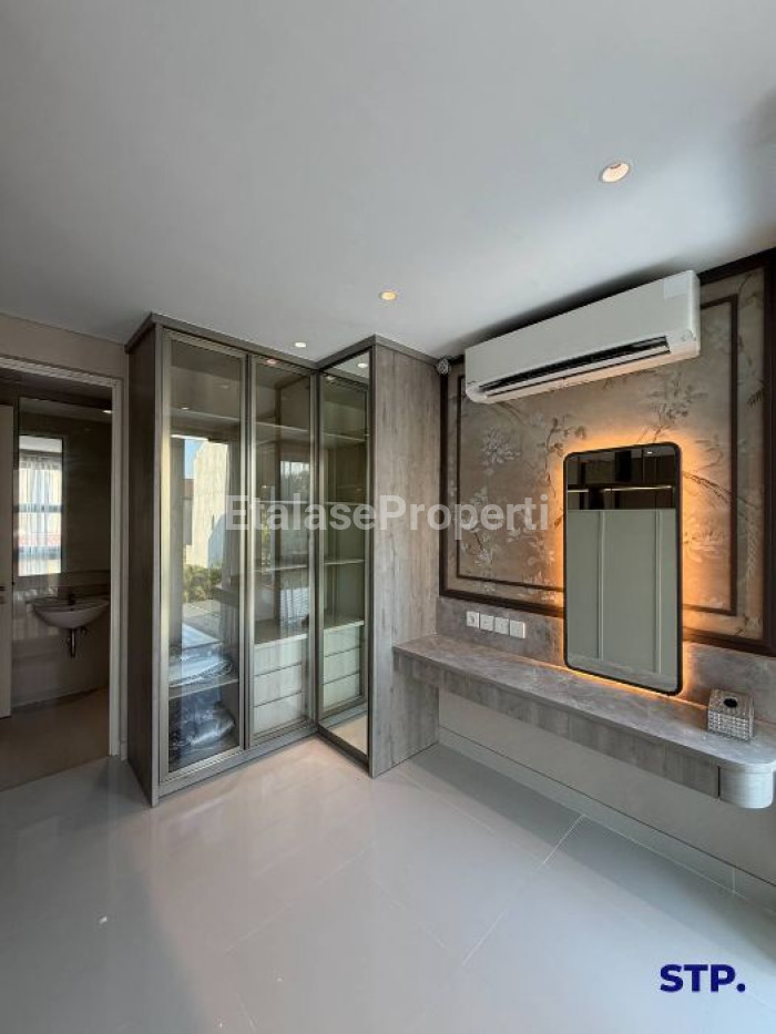 Foto properti BEST DEAL - Rumah Pakuwon City Cluster Grand Island Suvadiva Furnished Interior 8