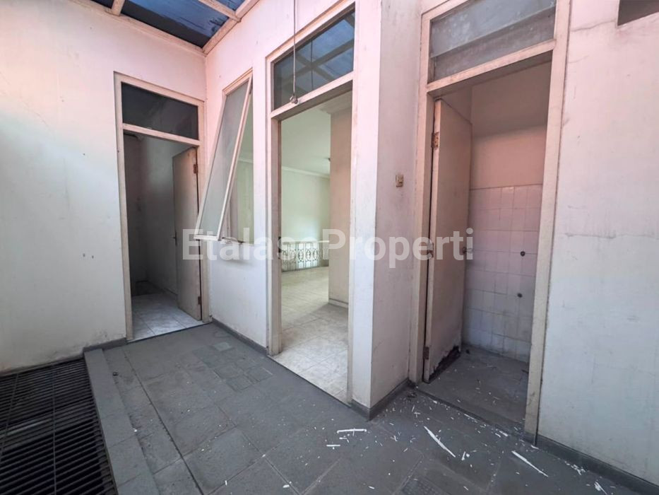 Foto properti Dijual Rumah Usaha Jalan Teuku Umar Dekat Dr Sutomo 3