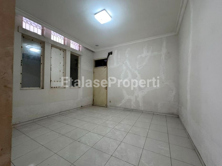 Foto properti Dijual Rumah Usaha Jalan Teuku Umar Dekat Dr Sutomo 6