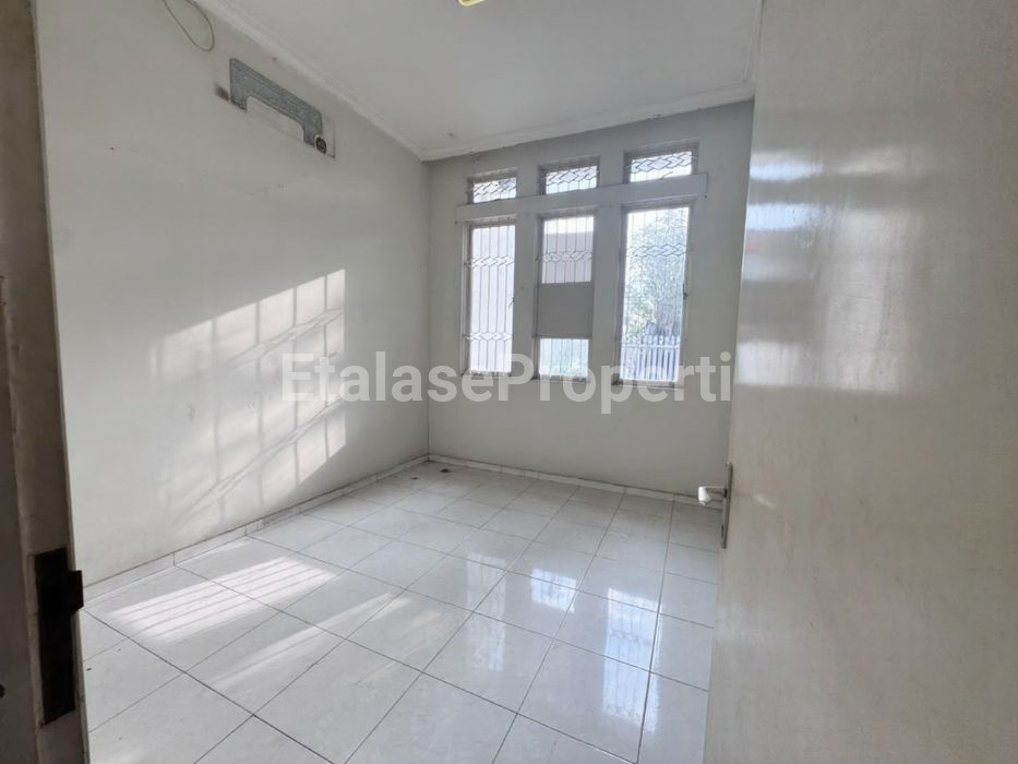 Foto properti Dijual Rumah Usaha Jalan Teuku Umar Dekat Dr Sutomo 8