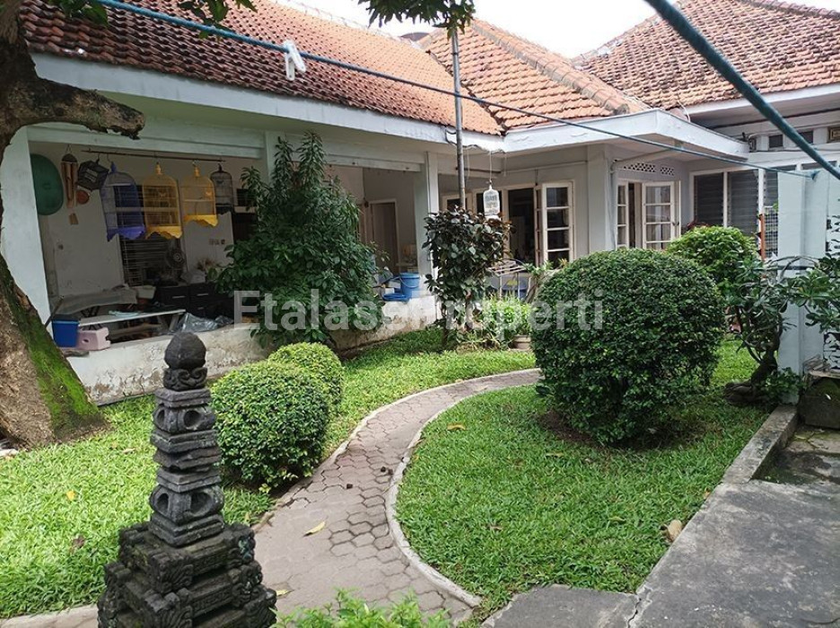 Foto properti Rumah Tinggal / Usaha Siap Pakai Di Jalan Kapuas 5