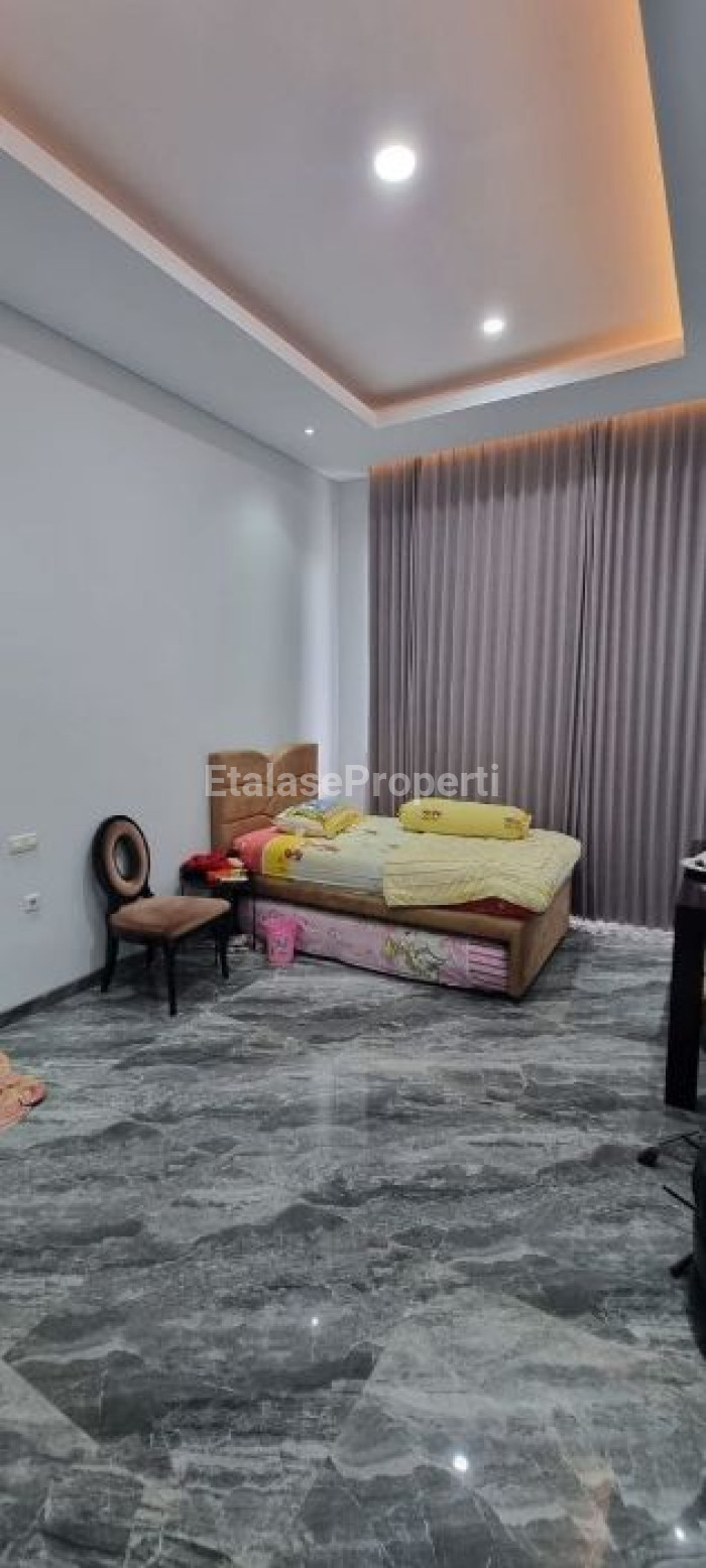 Foto properti Dijual Rumah Modern Split Level Di Citraland Waterfront Semi Furnished 7