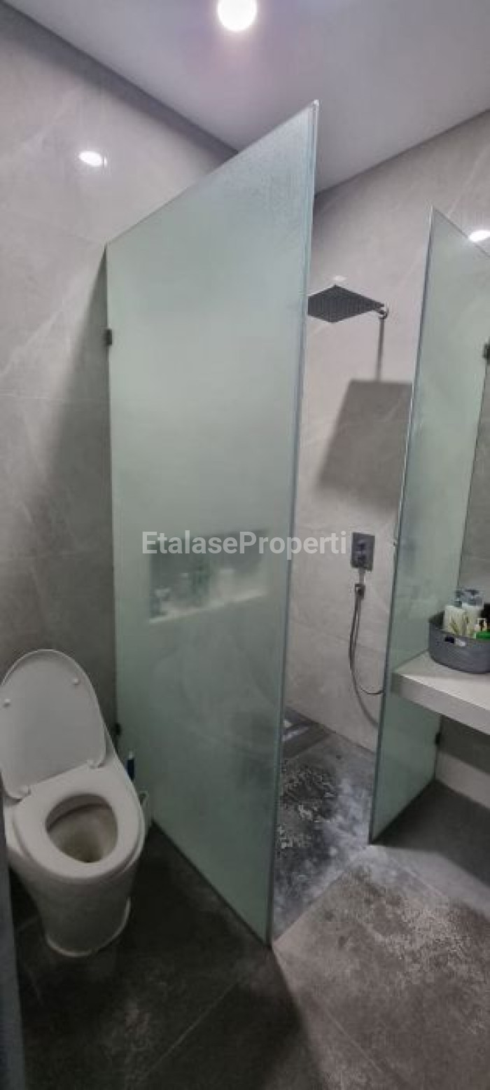 Foto properti Dijual Rumah Modern Split Level Di Citraland Waterfront Semi Furnished 10