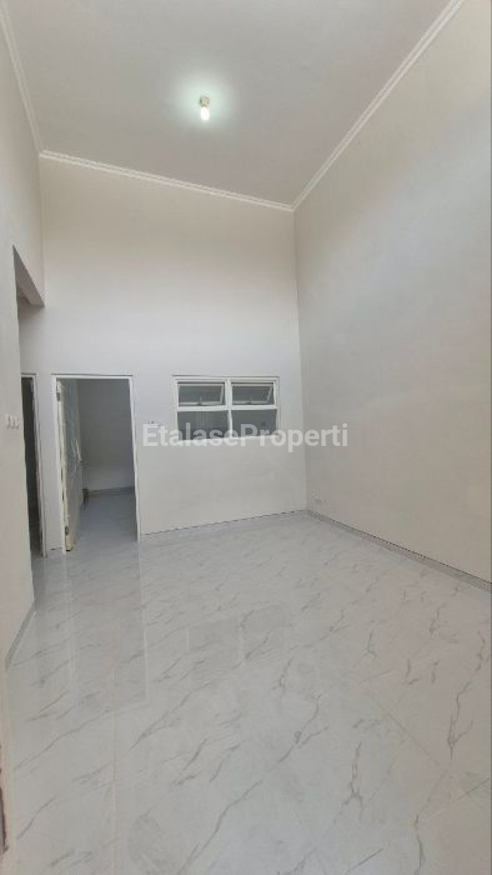Foto properti Rumah Renovasi Total Siap Huni Di Grand Semanggi Residence Surabaya 4