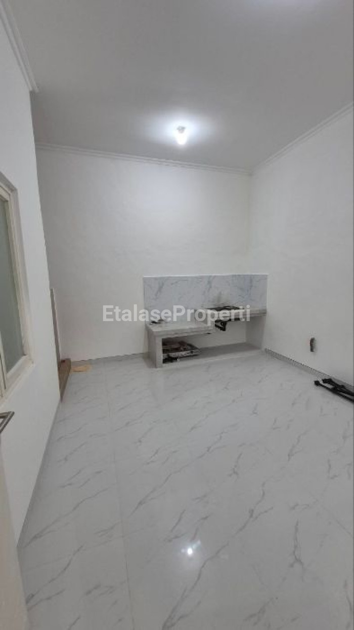 Foto properti Rumah Renovasi Total Siap Huni Di Grand Semanggi Residence Surabaya 5