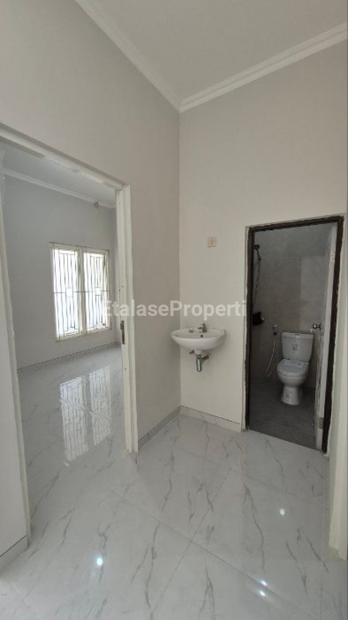 Foto properti Rumah Renovasi Total Siap Huni Di Grand Semanggi Residence Surabaya 6