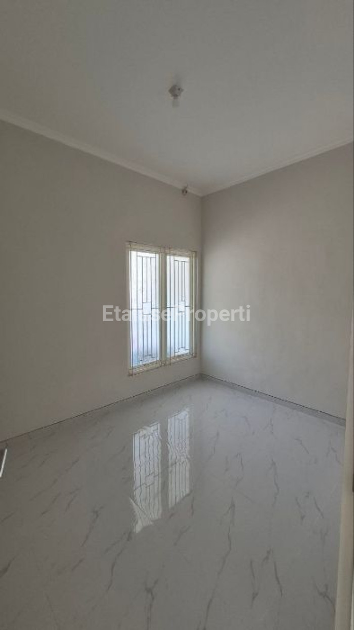 Foto properti Rumah Renovasi Total Siap Huni Di Grand Semanggi Residence Surabaya 7