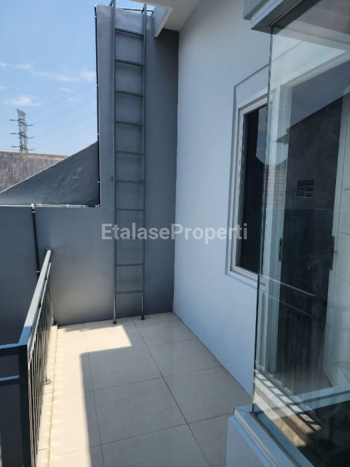Foto properti Rumah Baru 2 Lantai Di Ploso Timur, Kalijudan 10