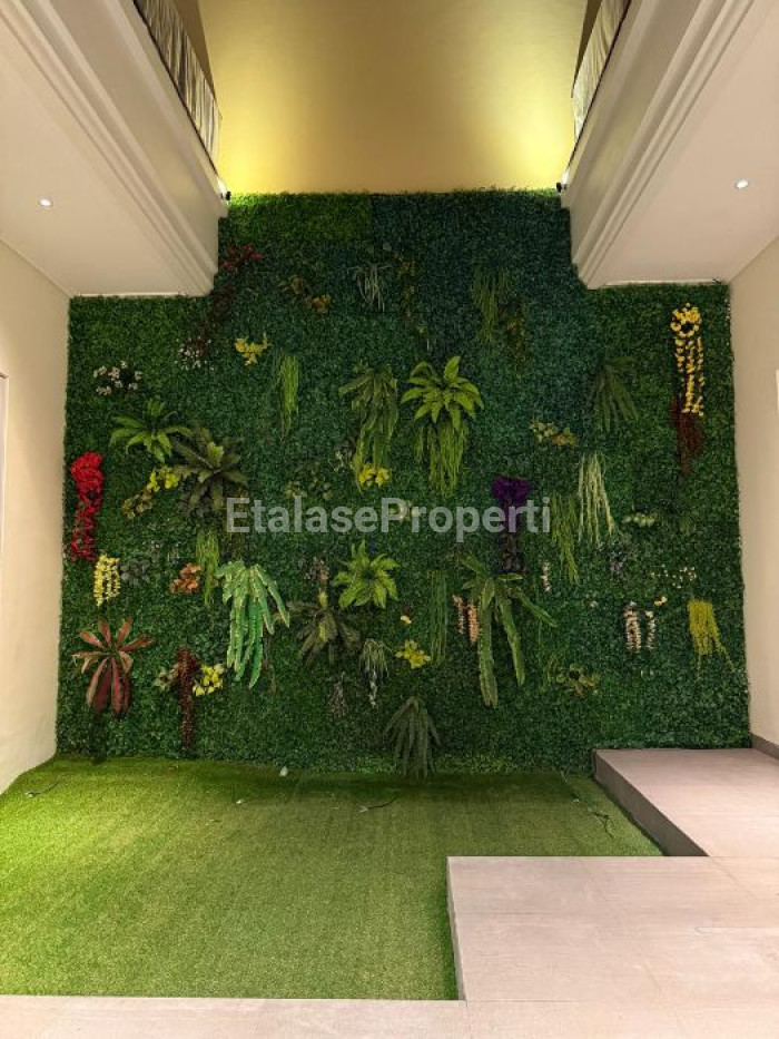 Foto properti DIJUAL RUMAH SIAP HUNI DI GRAHA FAMILY, SURABAYA BARAT 2