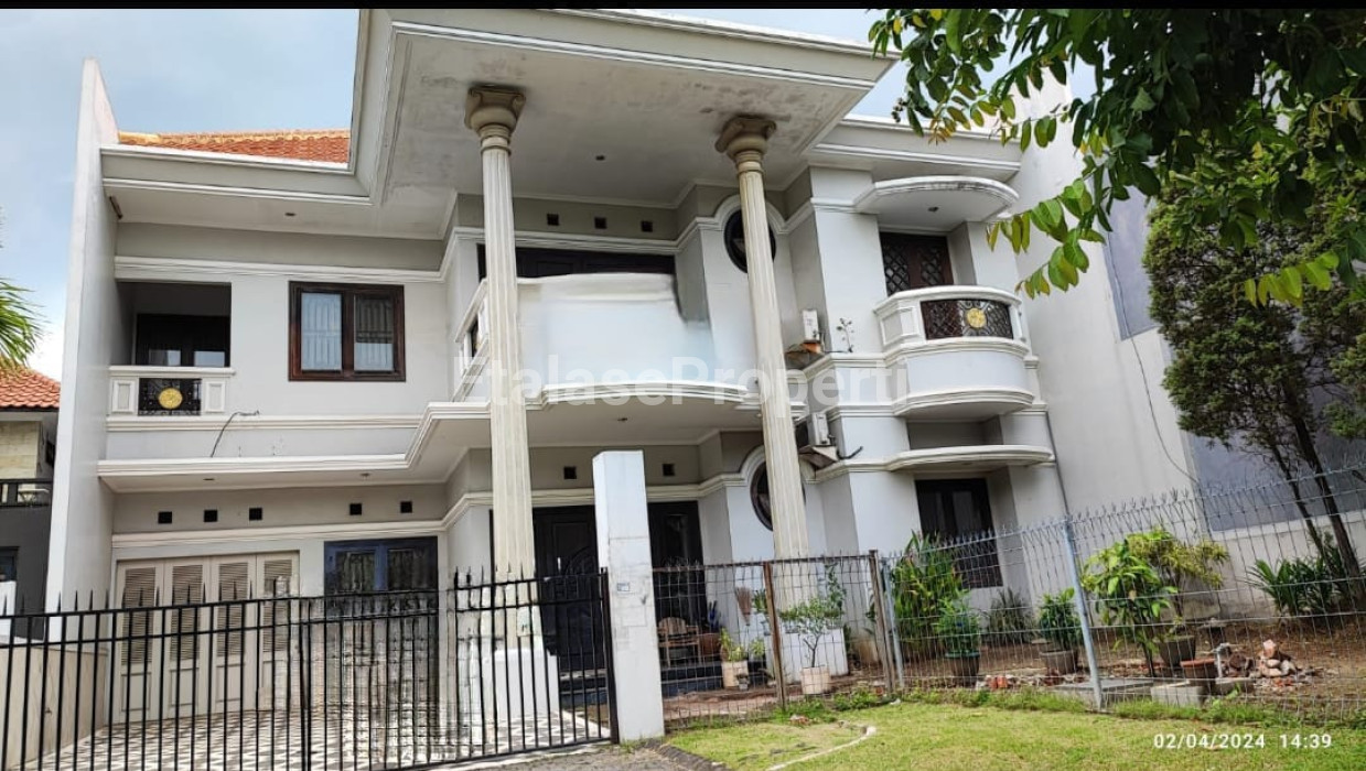 Foto properti DIJUAL RUMAH SIAP HUNI DI GRAHA FAMILY, SURABAYA BARAT 1