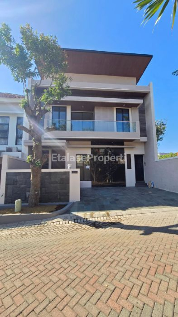 Foto properti DIJUAL!! Rumah International Village - Lokasi Strategis 1