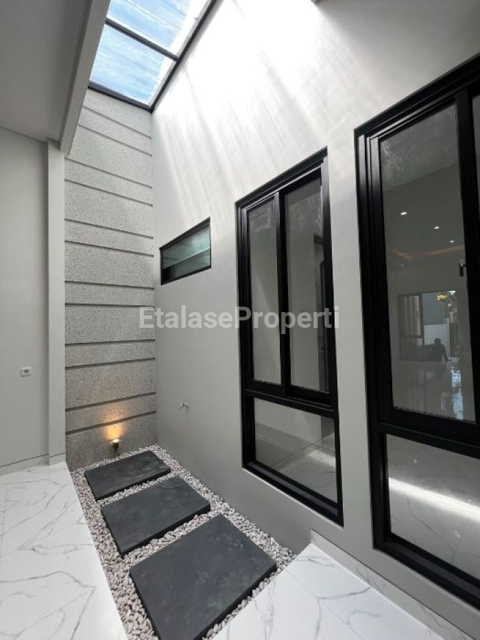Foto properti JARANG ADA! Dijual Rumah Baru 1 Lantai Nirwana Eksekutif Wonorejo Permai Selatan 9