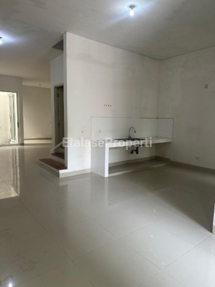 Foto properti DIJUAL RUMAH 2 LANTAI SIAP HUNI WISATA BUKIT MAS 2 GRAND PALAIS 2