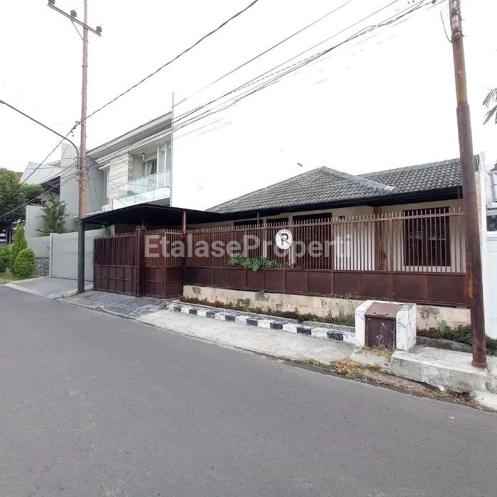 Foto properti JUAL/SEWA RUMAH Darmo Baru Barat  Surabaya Barat 1