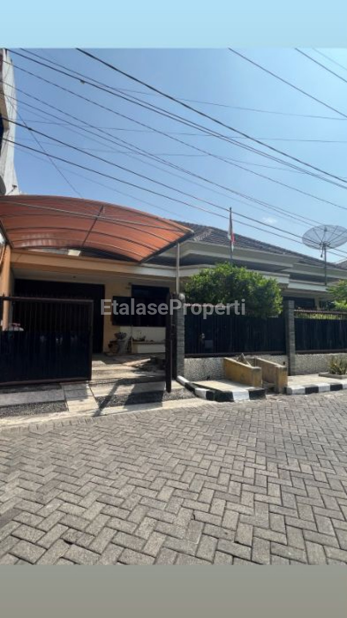 Foto properti DIJUAL Rumah Darmo Permai Timur 2