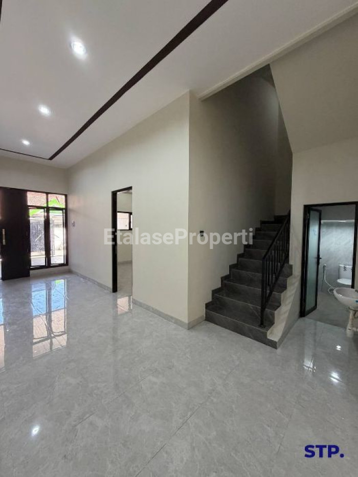 Foto properti Rumah Baru 2 Lantai Babatan Pantai, Kenjeran 2
