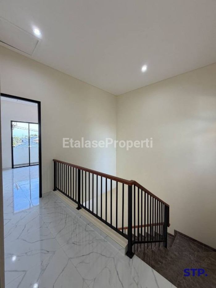 Foto properti Rumah Baru 2 Lantai Di Pakuwon City Cluster Sorrento 7