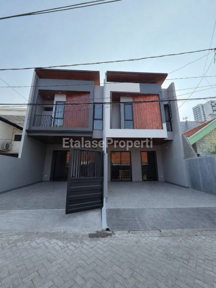 Foto properti Sisa 1 Unit - Rumah Baru Modern Kontemporer Di Manyar Tirtoasri 1