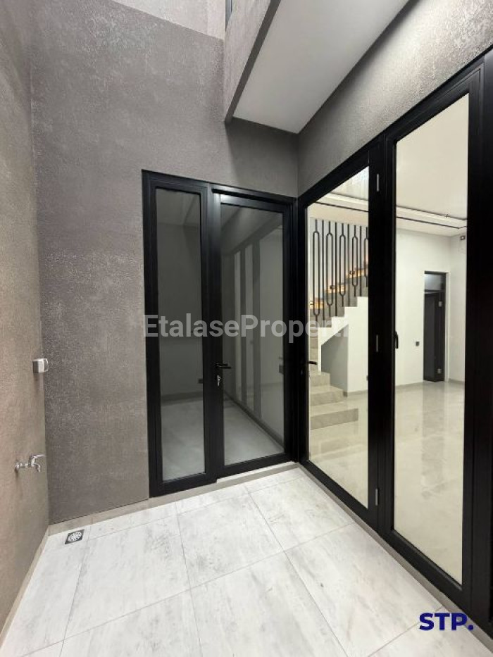 Foto properti Sisa 1 Unit - Rumah Baru Modern Kontemporer Di Manyar Tirtoasri 5