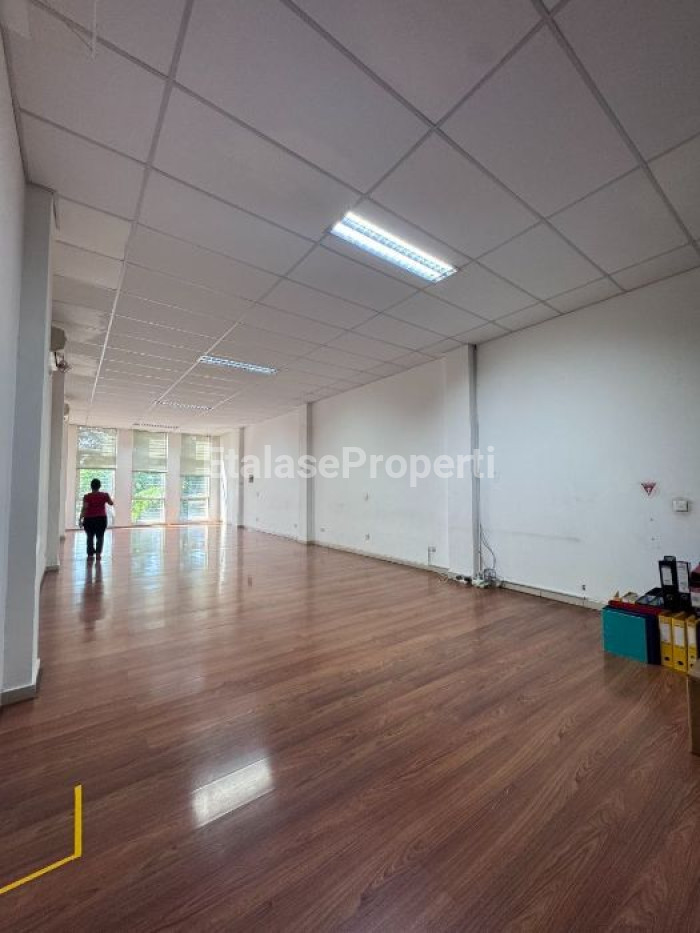 Foto properti RUKO 3 LT TERAWAT SIAP PAKAI DI RAYA MERR(IR.sOEKARNO) 5