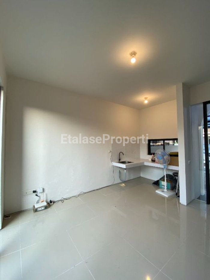 Foto properti Rumah Baru Japandi Scandinavian Di Amesta Living Surabaya 2