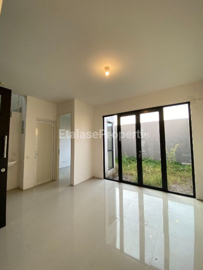 Foto properti Rumah Baru Japandi Scandinavian Di Amesta Living Surabaya 4
