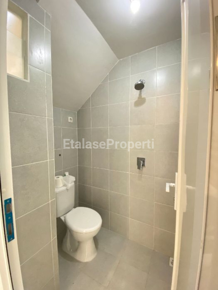 Foto properti Rumah Baru Japandi Scandinavian Di Amesta Living Surabaya 5